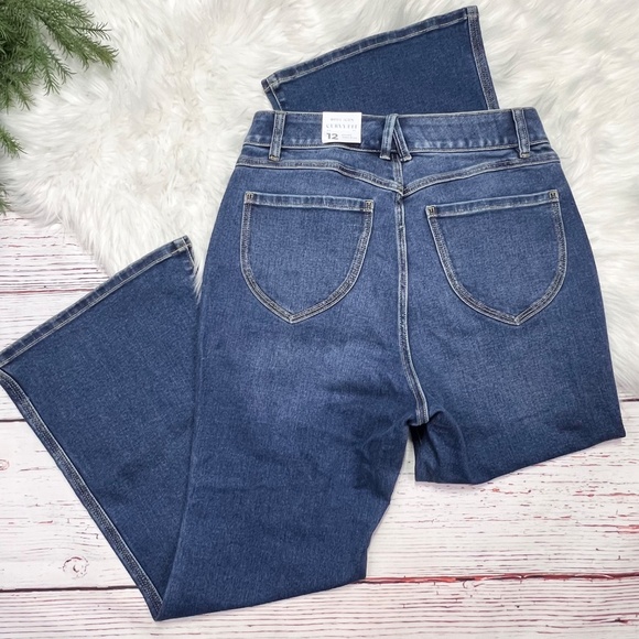 👖NWT🤩 |•LANE BRYANT•| Curvy Fit High-Rise Flare Flex Magic Waistband Size 12S - Picture 2 of 10